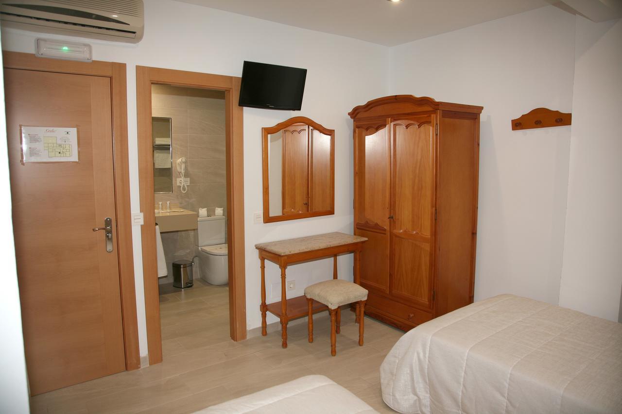 Hostal Restaurante Grela Pozo Alcón Buitenkant foto